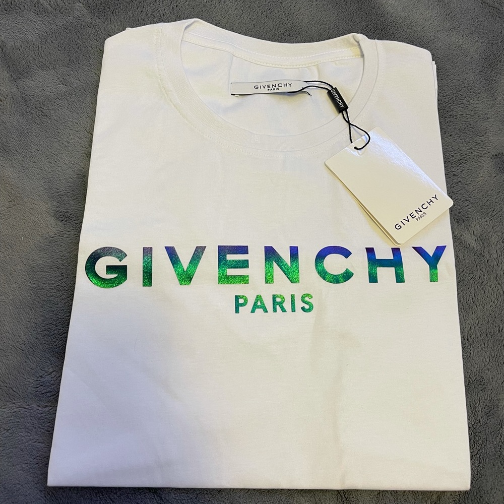 Givenchy t-shirt (unisex) size S